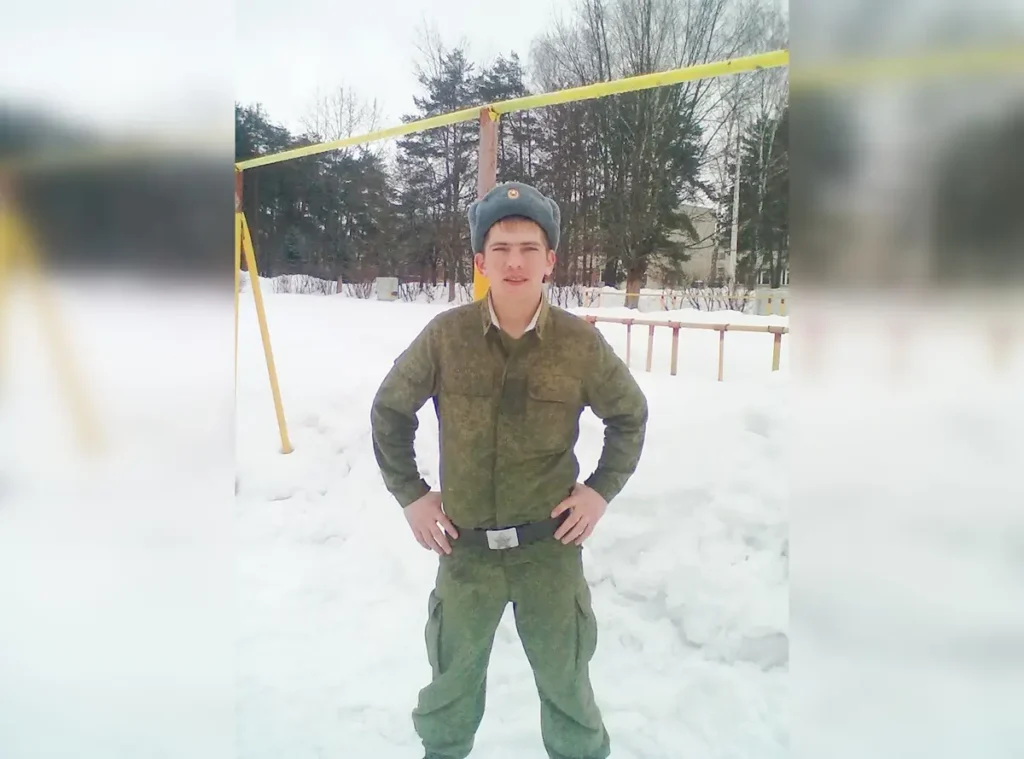 Валерий Кирилюк в&nbsp;армии, фото опубликовано в&nbsp;2012&nbsp;году. Источник: личная страница ВКонтакте.