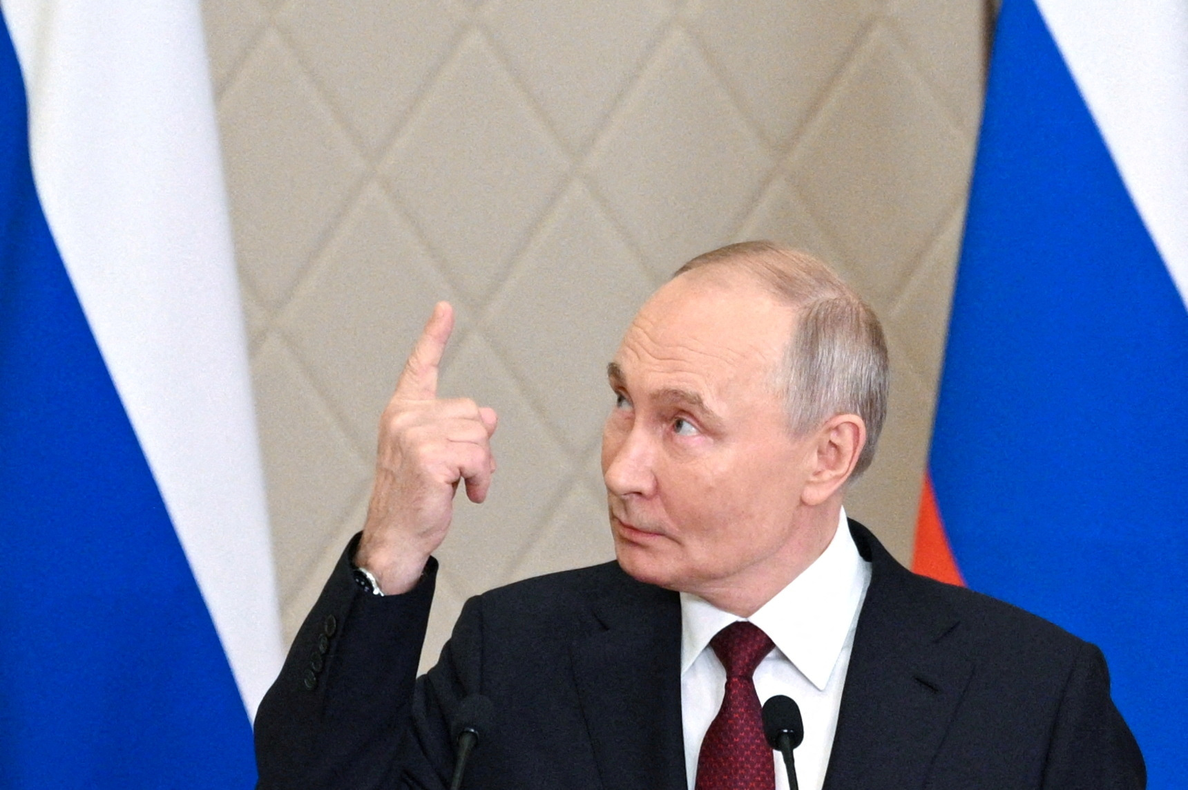 Владимир Путин на саммите стран Организации договора о коллективной безопасности (ОДКБ) заявил, что целью «Орешника» могут стать «центры принятия решений в Киеве»