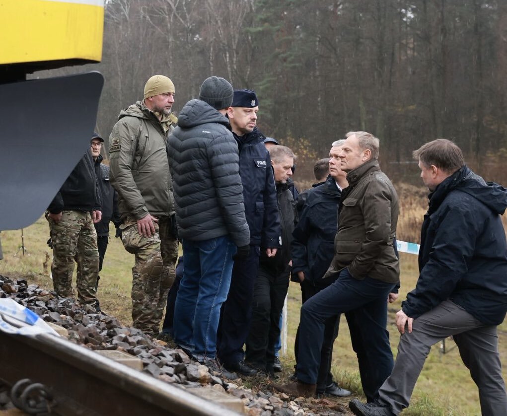 Причиной повреждения железнодорожного пути на линии Варшава–Люблин стал взрыв, заявил премьер-министр Польши Дональд Туск