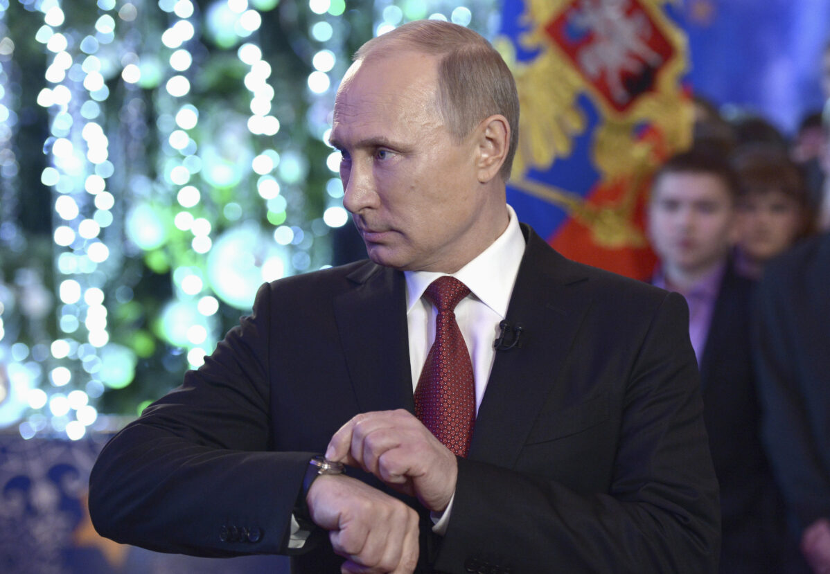 Как менялись новогодние обращения Владимира Путина за 25 лет