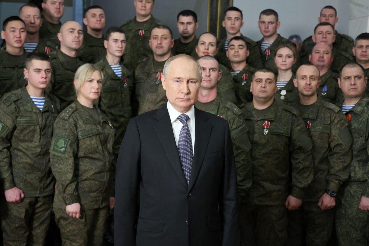 Как менялись новогодние обращения Владимира Путина за 25 лет