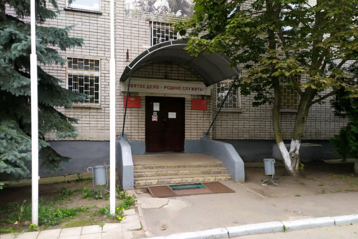Military registration and enlistment office — the intermediary is paid a fee for the contract signed with the Ministry of Defense