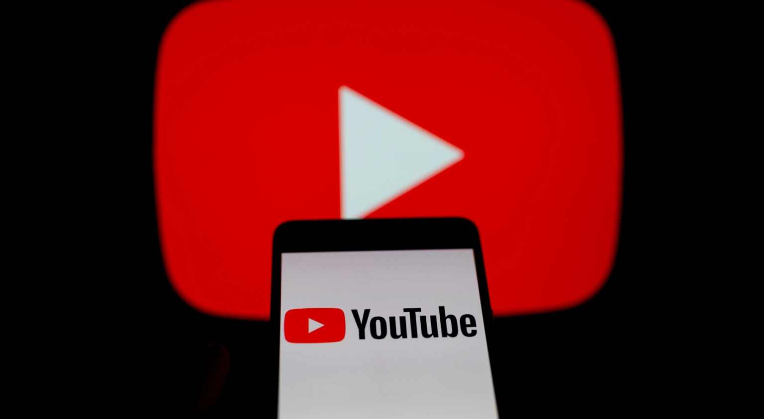 Роскомнадзор удалил домен youtube.com из российской системы DNS
