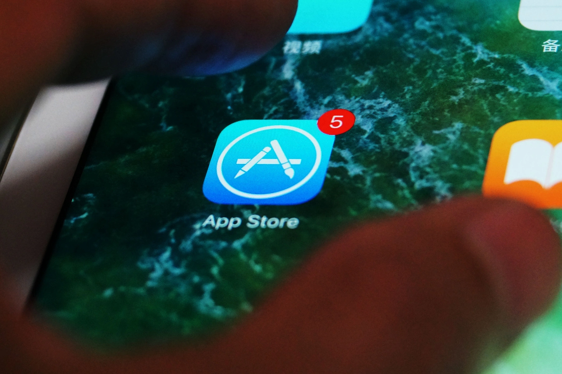 Как перейти в&nbsp;иностранный App Store или завести новый аккаунт Apple ID&nbsp;и&nbsp;платить за&nbsp;приложения и&nbsp;подписки на&nbsp;сервисы на&nbsp;iPhone