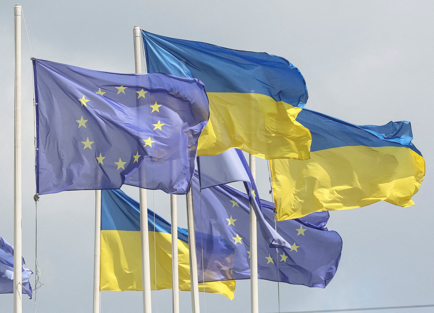 Евросоюз одобрил 20-й пакет санкций для России и кредит Украине на 90 млрд евро после запуска нефтепровода «Дружба»