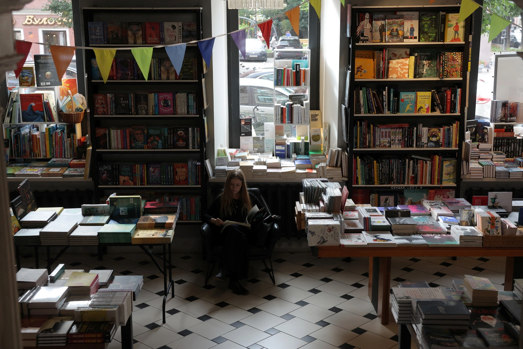 Библиотеки начали изымать из открытого доступа книги, изданные при участии «иноагентов»