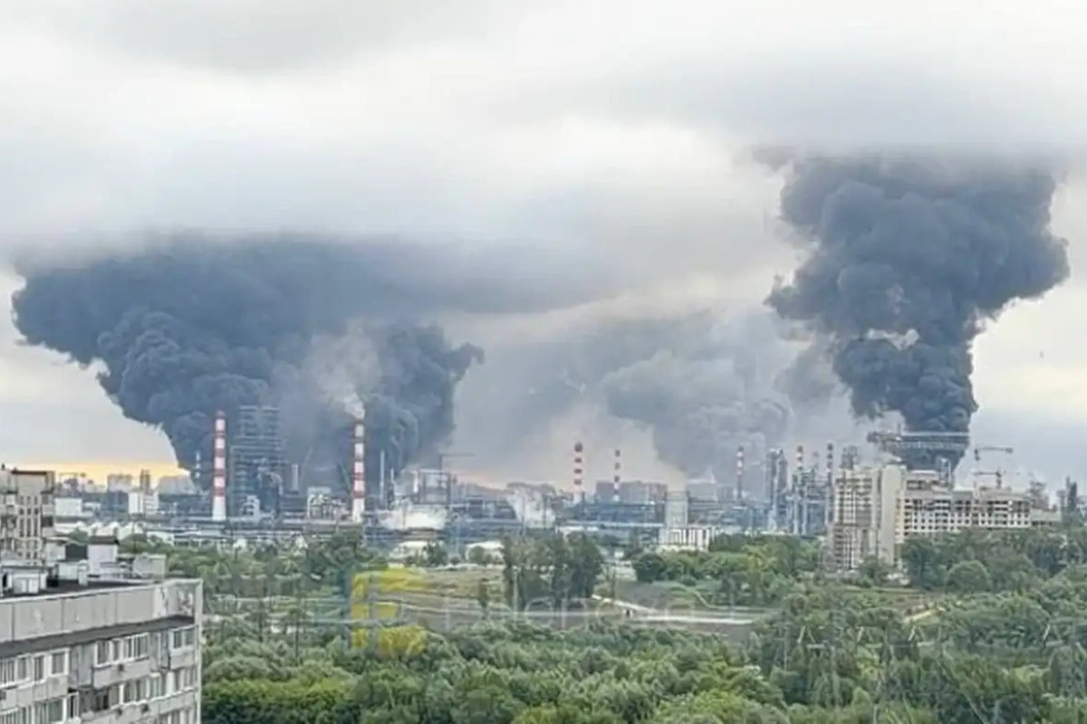 Z-пропагандисты после крупнейшей атаки БПЛА на Москву призвали не обращать внимание на беспилотники и похвалили ПВО