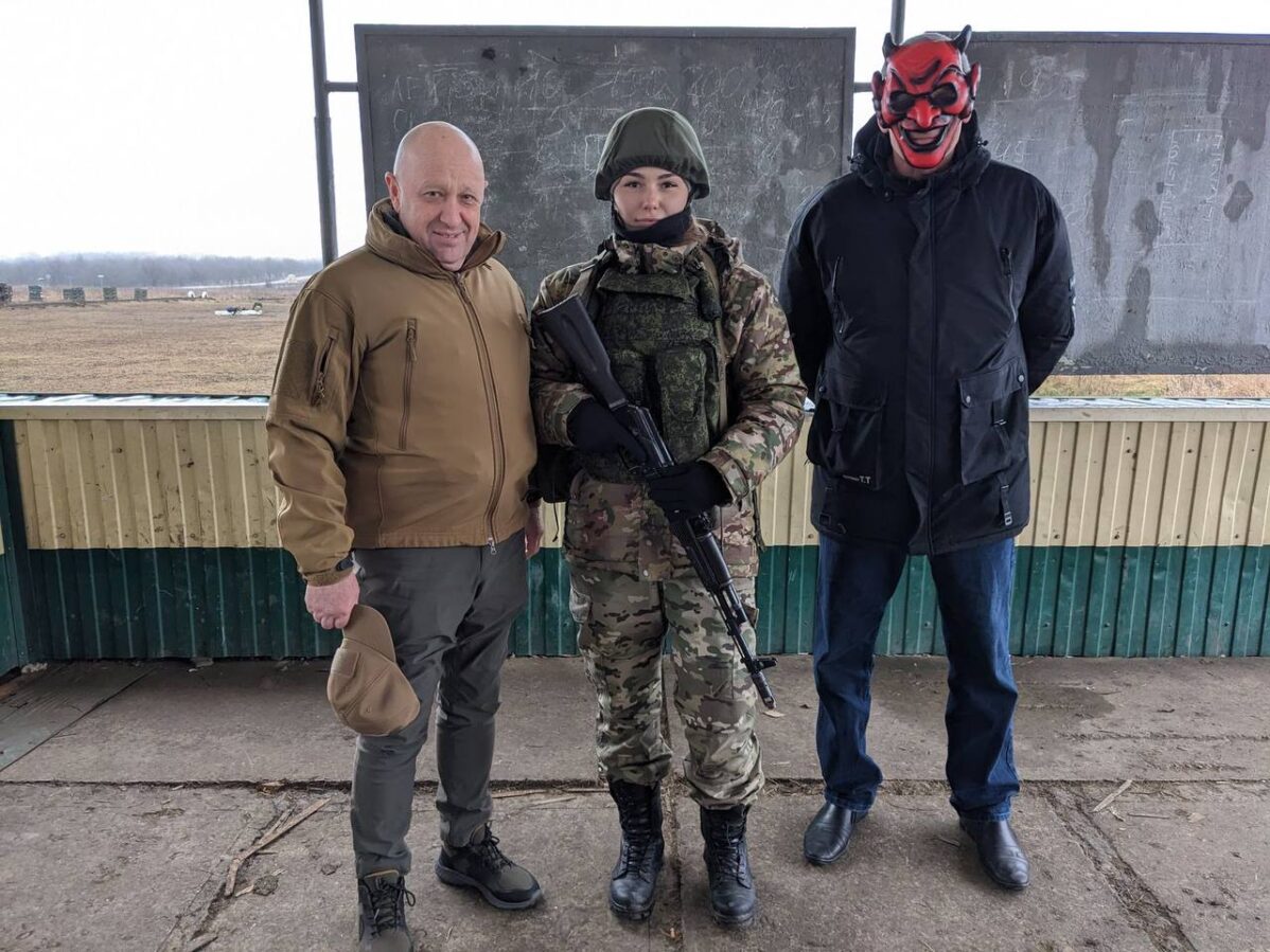 Военкор «Первого канала» Марьяна Наумова, больше известная как Марьяна Батьковна с&nbsp;Евгением Пригожиным